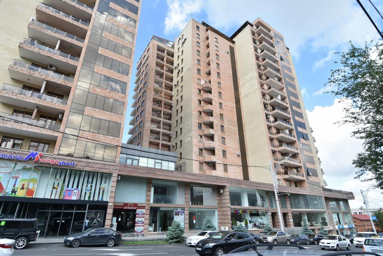 Apartment Sayat-Nova Erevan Esterno foto